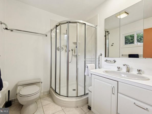5417 Gary Place, Alexandria VA 22311