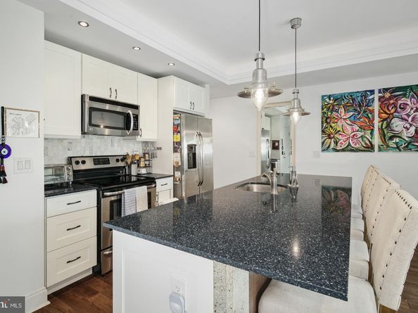 1022 Fairmount Avenue 5, Philadelphia PA 19123