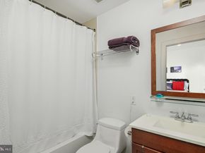 1022 Fairmount Avenue 5, Philadelphia PA 19123