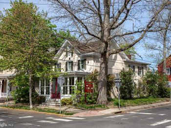 69 E Oakland Avenue