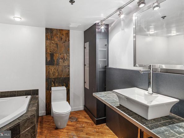 428 N 13TH Street 3E, Philadelphia PA 19123