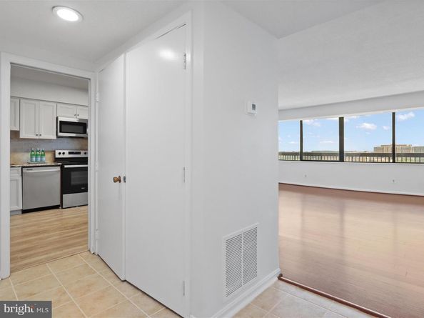3713 S George Mason Drive 1204 W, Falls Church VA 22041