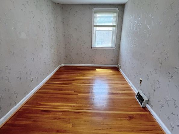 1012 Saint Vincent Street, Philadelphia PA 19111