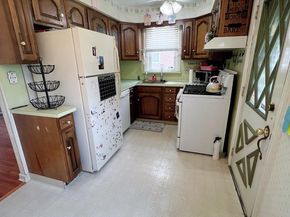 1012 Saint Vincent Street, Philadelphia PA 19111