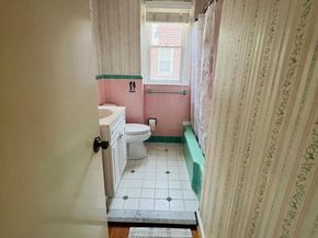 1012 Saint Vincent Street, Philadelphia PA 19111