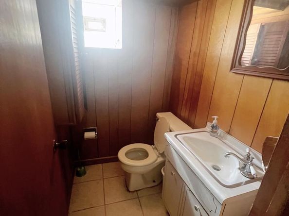 1012 Saint Vincent Street, Philadelphia PA 19111