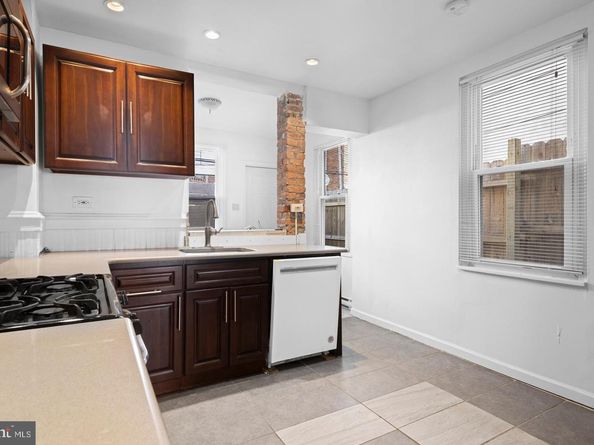539 Fernon Street, Philadelphia PA 19148