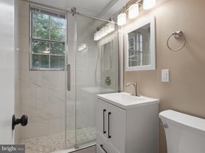 1909 Key Boulevard 11554, Arlington VA 22201