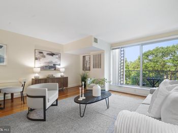 800 4TH Street SW