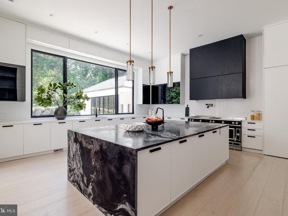 6501 Bright Mountain Road, Mclean VA 22101