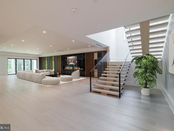 6501 Bright Mountain Road, Mclean VA 22101