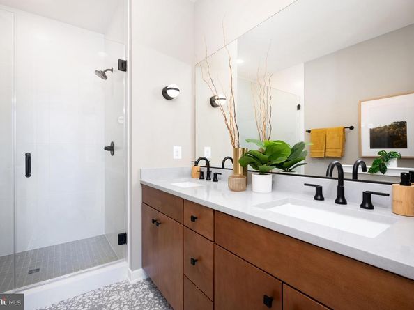 141 Shannon Mews, Alexandria VA 22304