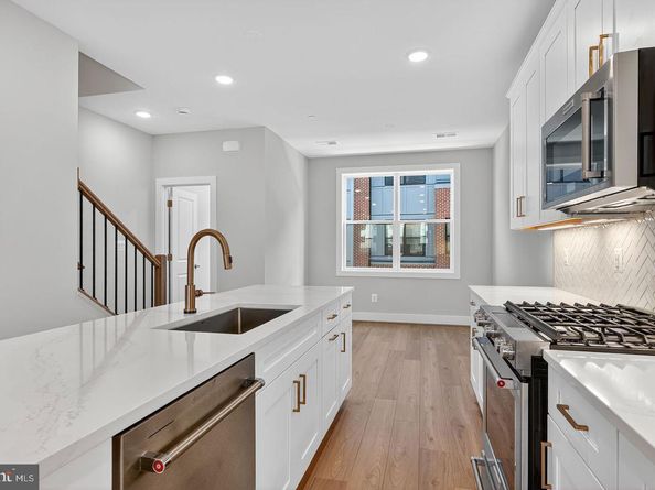 141 Shannon Mews, Alexandria VA 22304