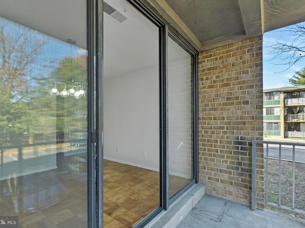 523 N Armistead Street 102, Alexandria VA 22312