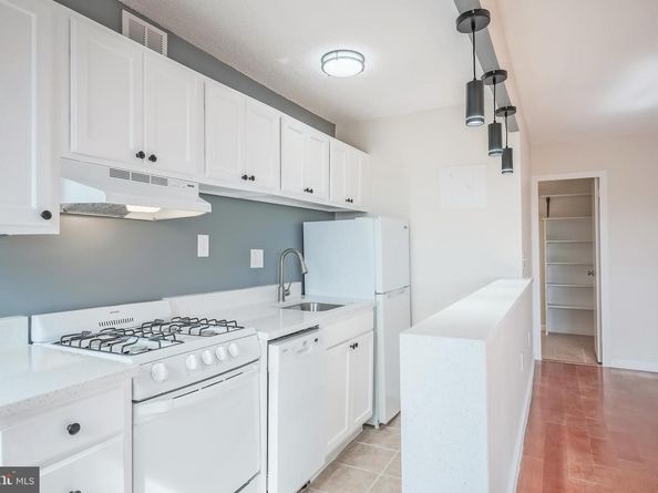 2500 N Van Dorn Street 912, Alexandria VA 22302