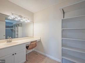 2500 N Van Dorn Street 912, Alexandria VA 22302