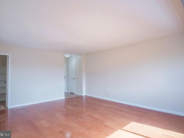 2500 N Van Dorn Street 912, Alexandria VA 22302
