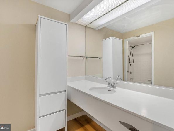 1100 Vine Street 1403, Philadelphia PA 19107