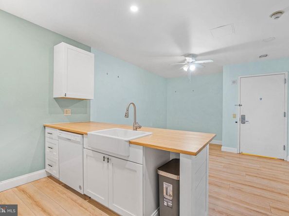 1100 Vine Street 1403, Philadelphia PA 19107