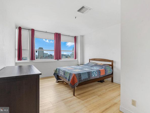 1100 Vine Street 1403, Philadelphia PA 19107