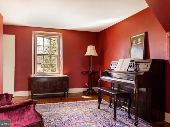 1566 Woodside Road, Yardley PA 19067