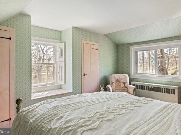 1566 Woodside Road, Yardley PA 19067