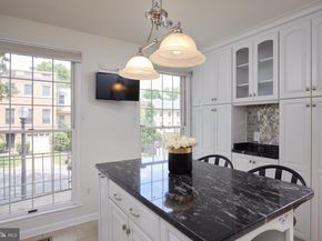 2712 Unicorn Lane NW, Washington DC 20015