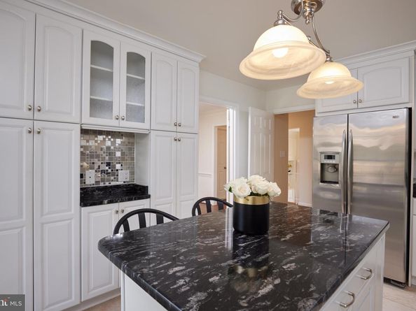 2712 Unicorn Lane NW, Washington DC 20015