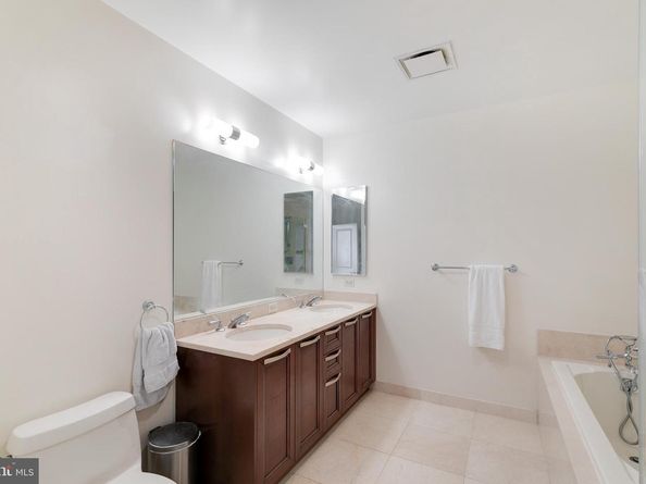 50 S 16TH Street 4208, Philadelphia PA 19102