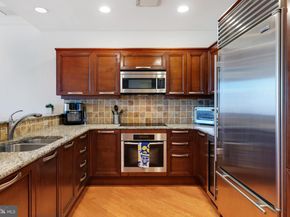 50 S 16TH Street 4208, Philadelphia PA 19102