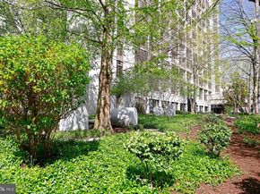 2001 Hamilton Street 1024, Philadelphia PA 19130