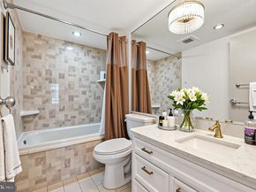 2001 Hamilton Street 1024, Philadelphia PA 19130