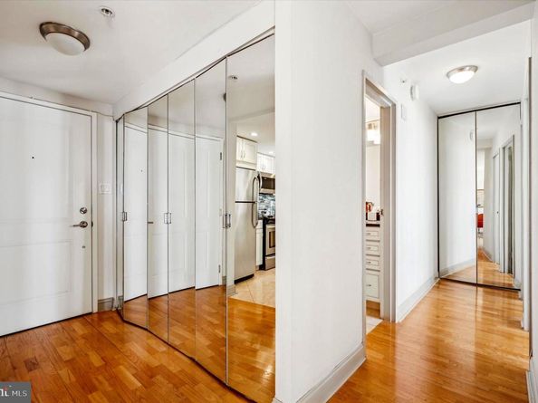 2001 Hamilton Street 1024, Philadelphia PA 19130