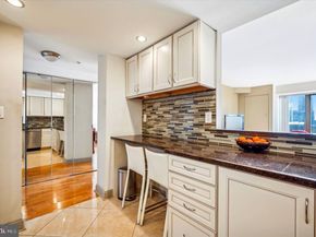 2001 Hamilton Street 1024, Philadelphia PA 19130