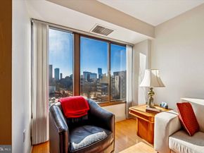 2001 Hamilton Street 1024, Philadelphia PA 19130