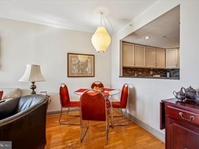 2001 Hamilton Street 1024, Philadelphia PA 19130