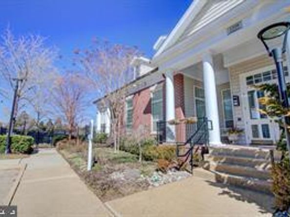 1521 Spring Gate Drive 10102, Mclean VA 22102