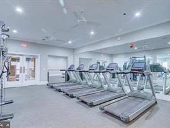 1521 Spring Gate Drive 10102, Mclean VA 22102
