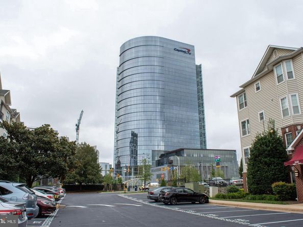 1521 Spring Gate Drive 10102, Mclean VA 22102