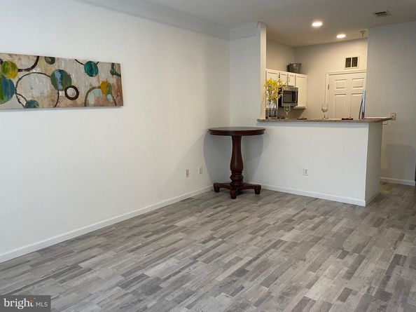 1521 Spring Gate Drive 10102, Mclean VA 22102