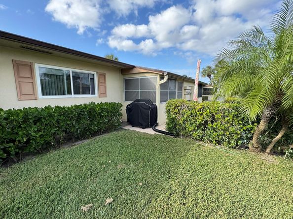 2822 Crosley Drive W E, West Palm Beach FL 33415