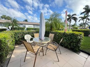 2822 Crosley Drive W E, West Palm Beach FL 33415