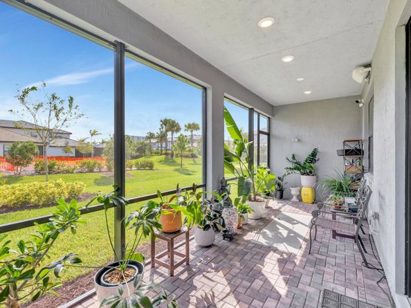 2644 Primrose Pl, Fort Lauderdale FL 33309