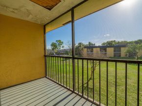 720 Meadows Circle 720, Boynton Beach FL 33436