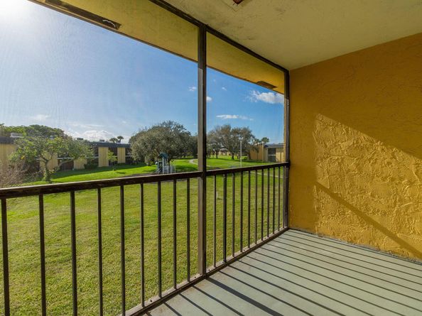 720 Meadows Circle 720, Boynton Beach FL 33436