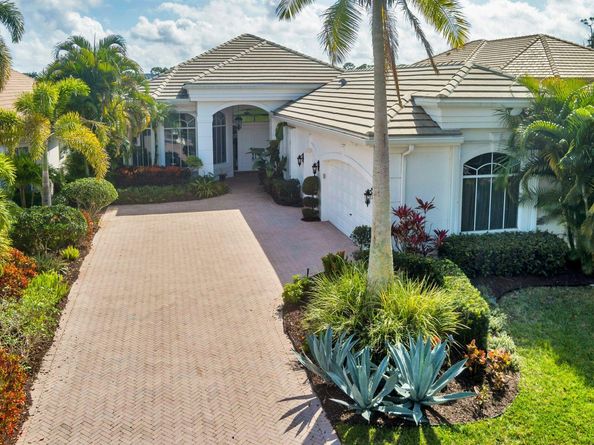 6690 Oakmont Way, West Palm Beach FL 33412