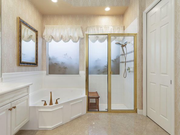 6690 Oakmont Way, West Palm Beach FL 33412
