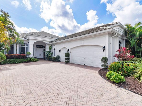 6690 Oakmont Way, West Palm Beach FL 33412