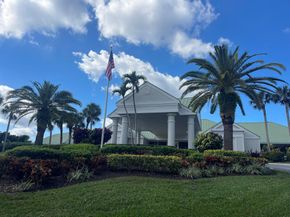 6690 Oakmont Way, West Palm Beach FL 33412