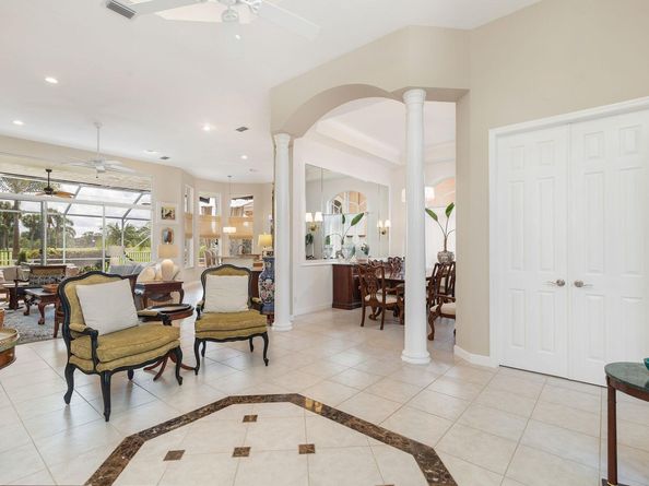 6690 Oakmont Way, West Palm Beach FL 33412